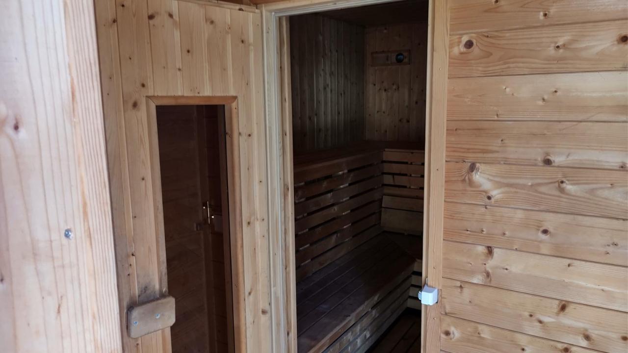 Grosse Wohnung / Haushaelfte In Peetzig Am See آنغرمونده المظهر الخارجي الصورة